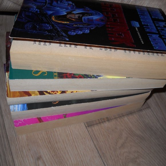 VINTAGE ANNE MCCAFFREY BOOKS - Picture 7 of 7